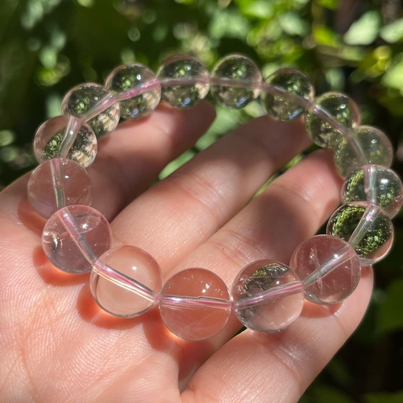 13.5mm high clarity Madagascar rose quartz bracelet - Picture 10 of 11